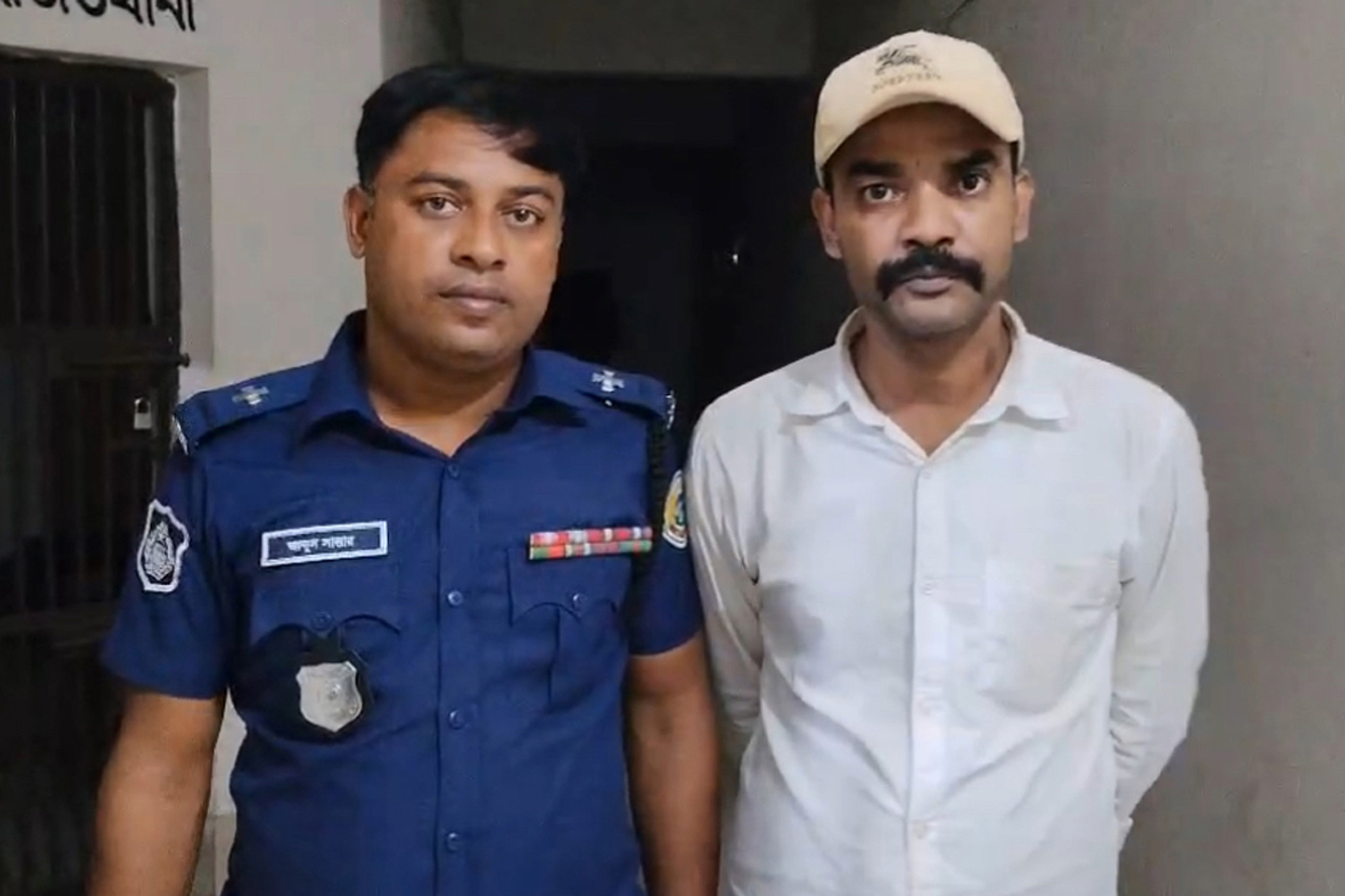 পটুয়াখালীতে চাঁদাবাজির অভিযোগে বিএনপি নেতার ছেলে গ্রেপ্তার