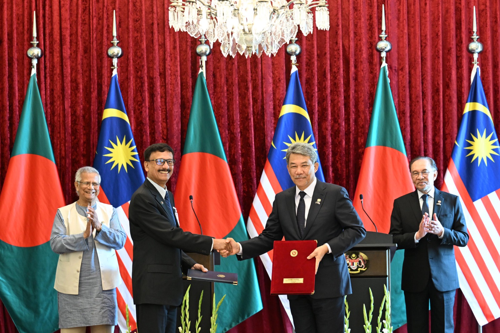 বাংলাদেশ ও মালয়েশিয়ার মধ্যে ৫ সমঝোতা স্মারক সই ও ৩ নোট বিনিময় সম্পন্ন