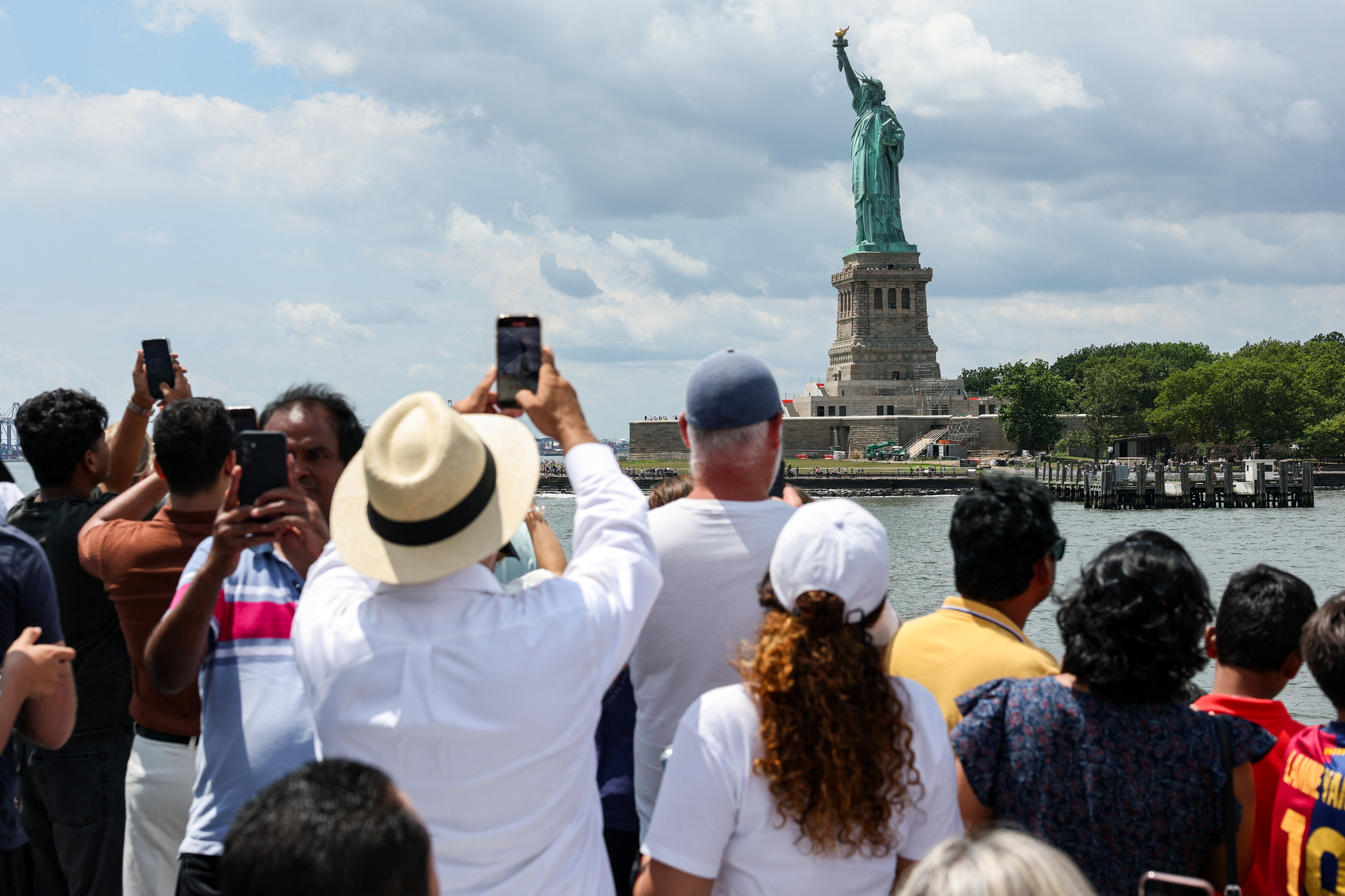 মার্কিন-বিরোধিতার গন্ধ থাকলেই মিলবে না ভিসা