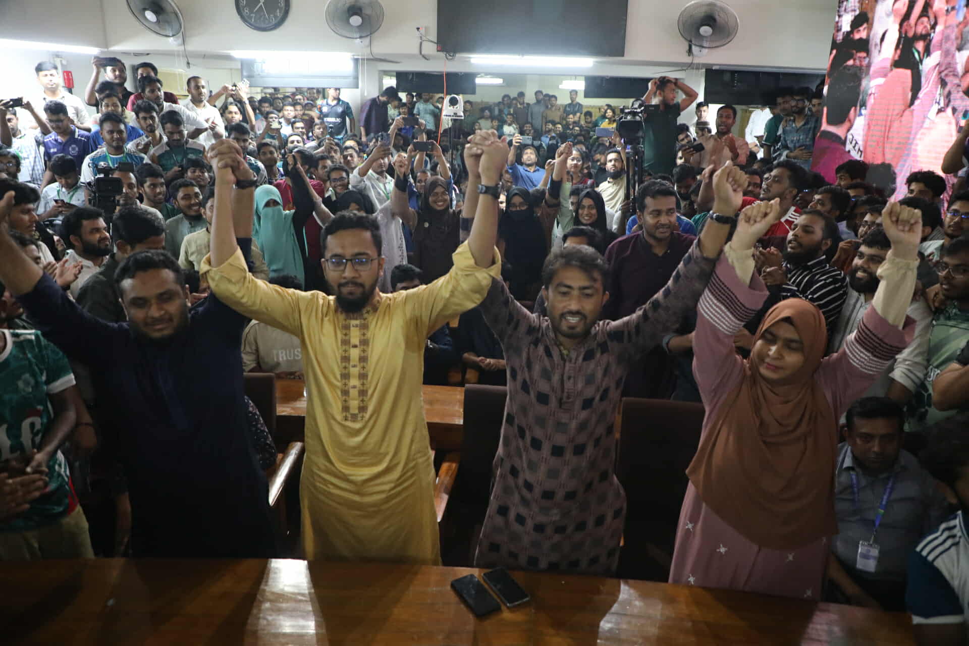 জাকসু নির্বাচন: হল সংসদে জয়ী হলেন যারা