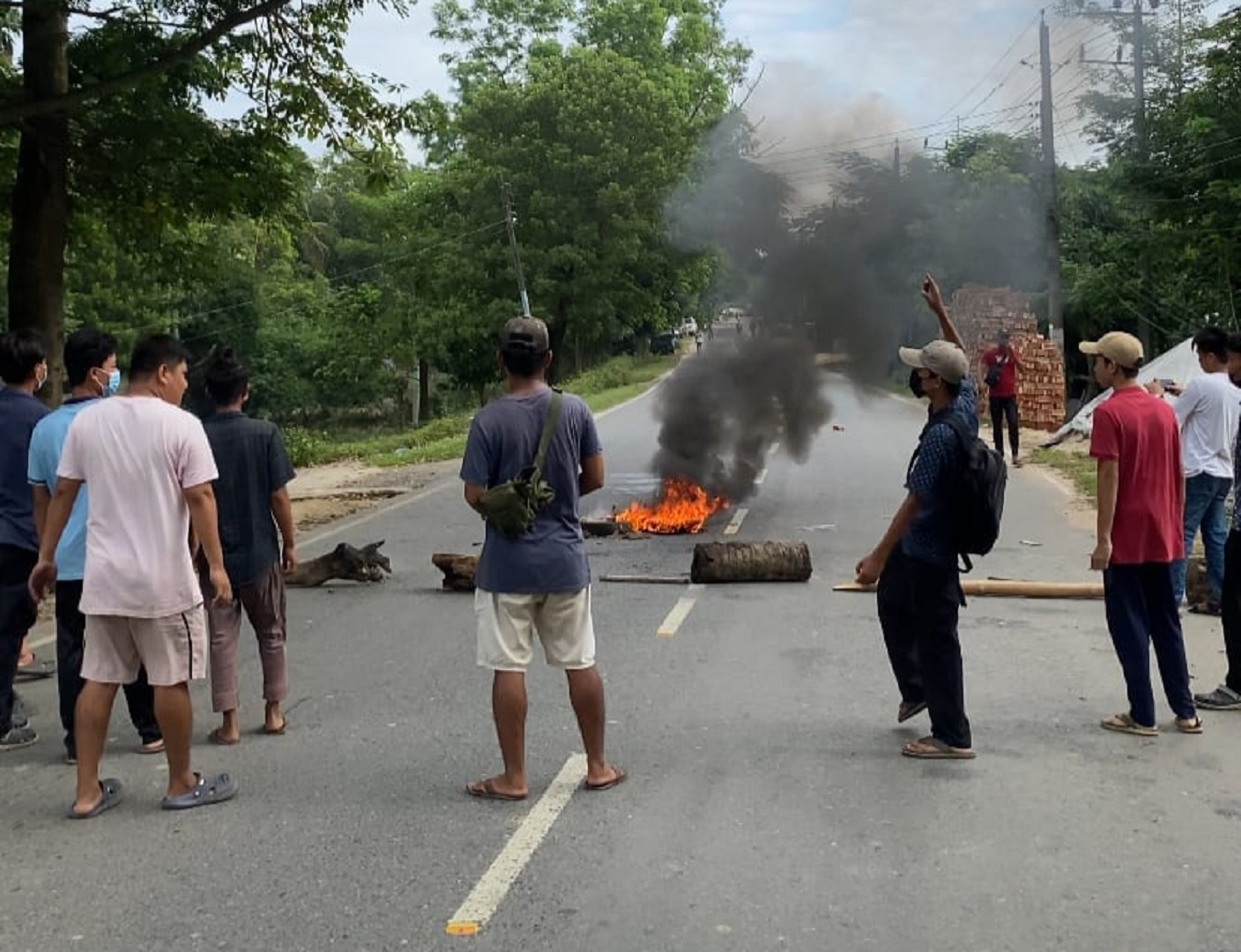 ধর্ষণের প্রতিবাদে আজও খাগড়াছড়িতে সকাল-সন্ধ্যা অবরোধ