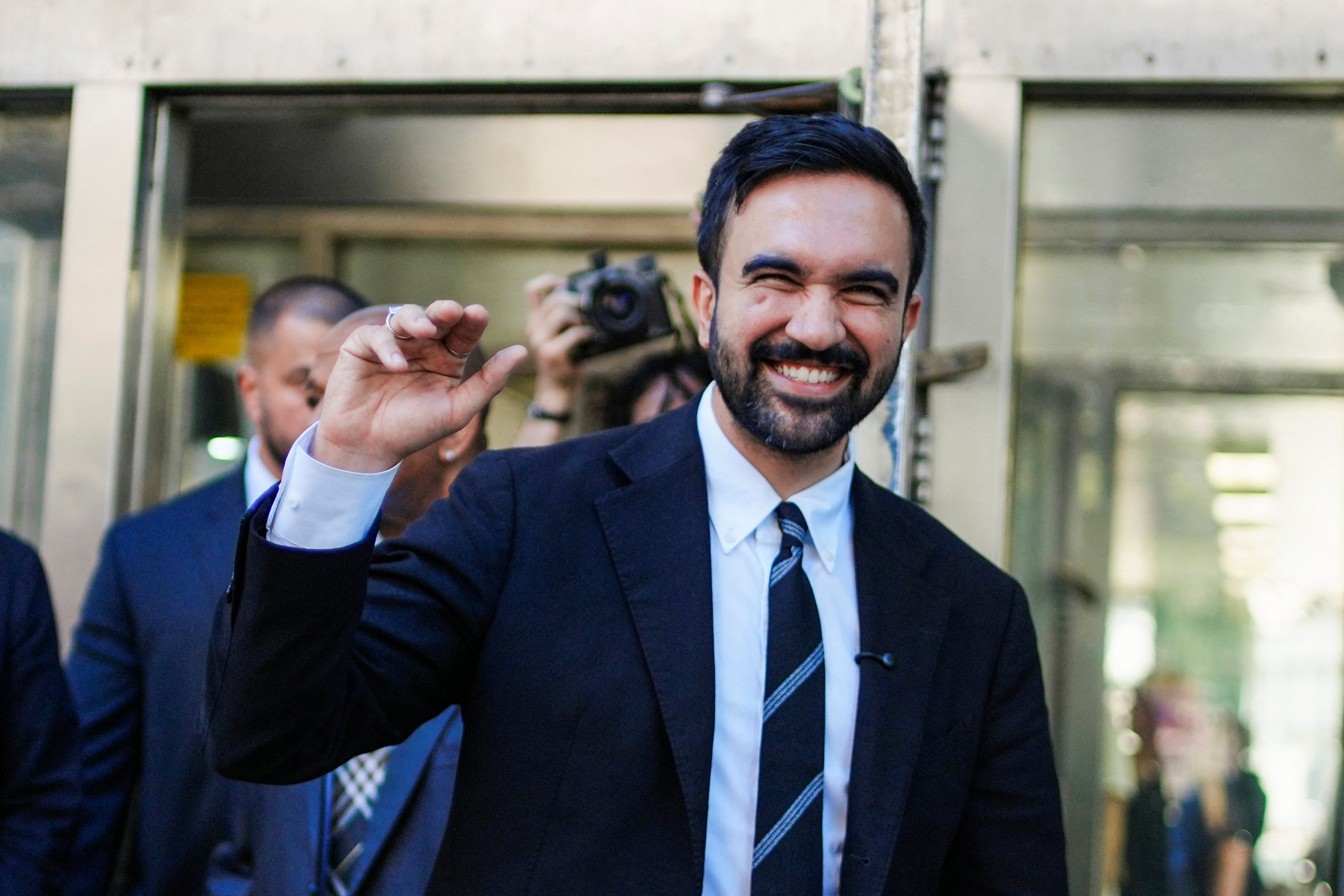 জোহরান মামদানিকে বিপাকে ফেলতে সরে দাঁড়ালেন এরিক অ্যাডামস?