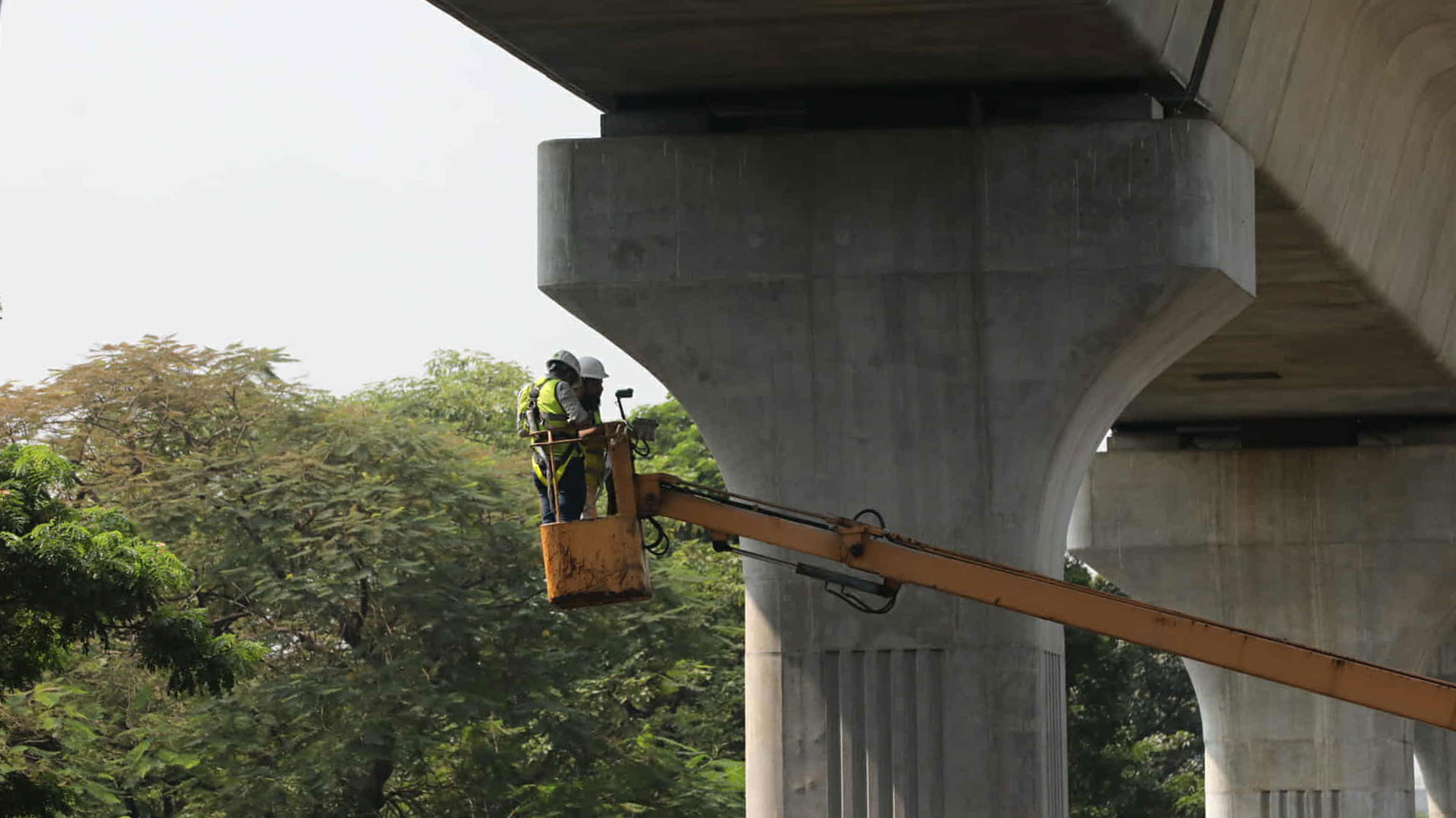 মেট্রোরেলের দ্বিতীয় প্যাড পড়ে মৃত্যু, সুরক্ষা নিয়ে শঙ্কা