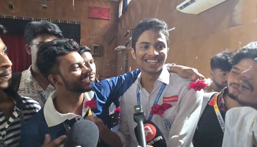 অবশেষে ঢাকা কলেজ ও আইডিয়াল কলেজ শিক্ষার্থীদের ‘শান্তি চুক্তি’