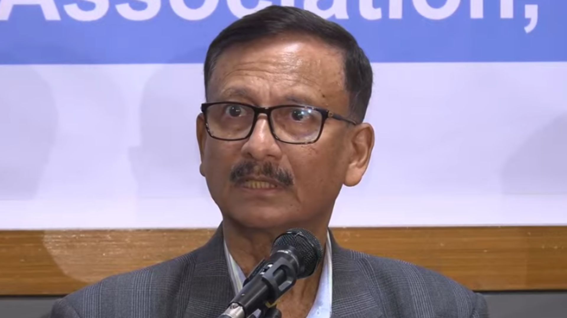 তারেক রহমান চাইলে একদিনের মধ্যে ট্রাভেল পাস দিতে পারব: পররাষ্ট্র উপদেষ্টা