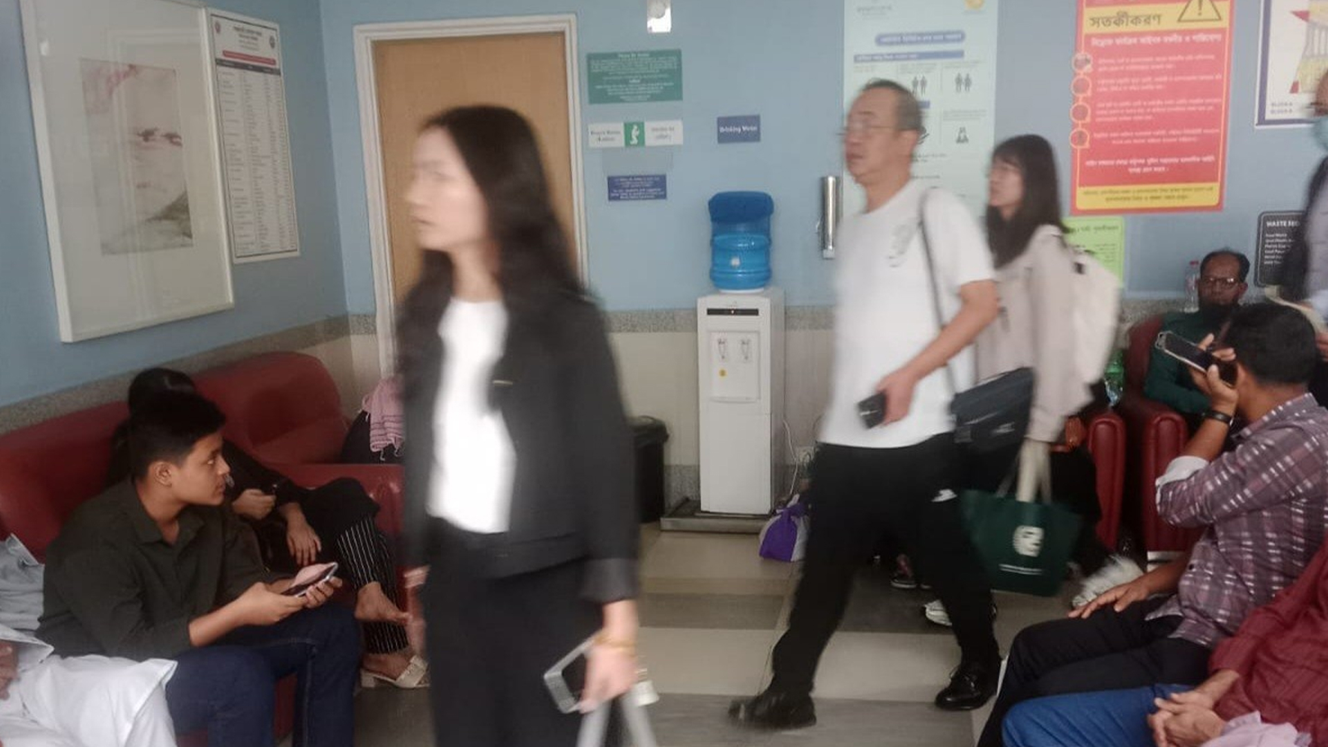 খালেদা জিয়ার চিকিৎসায় বিদেশি মেডিকেল টিম এভারকেয়ারে পৌঁছেছে