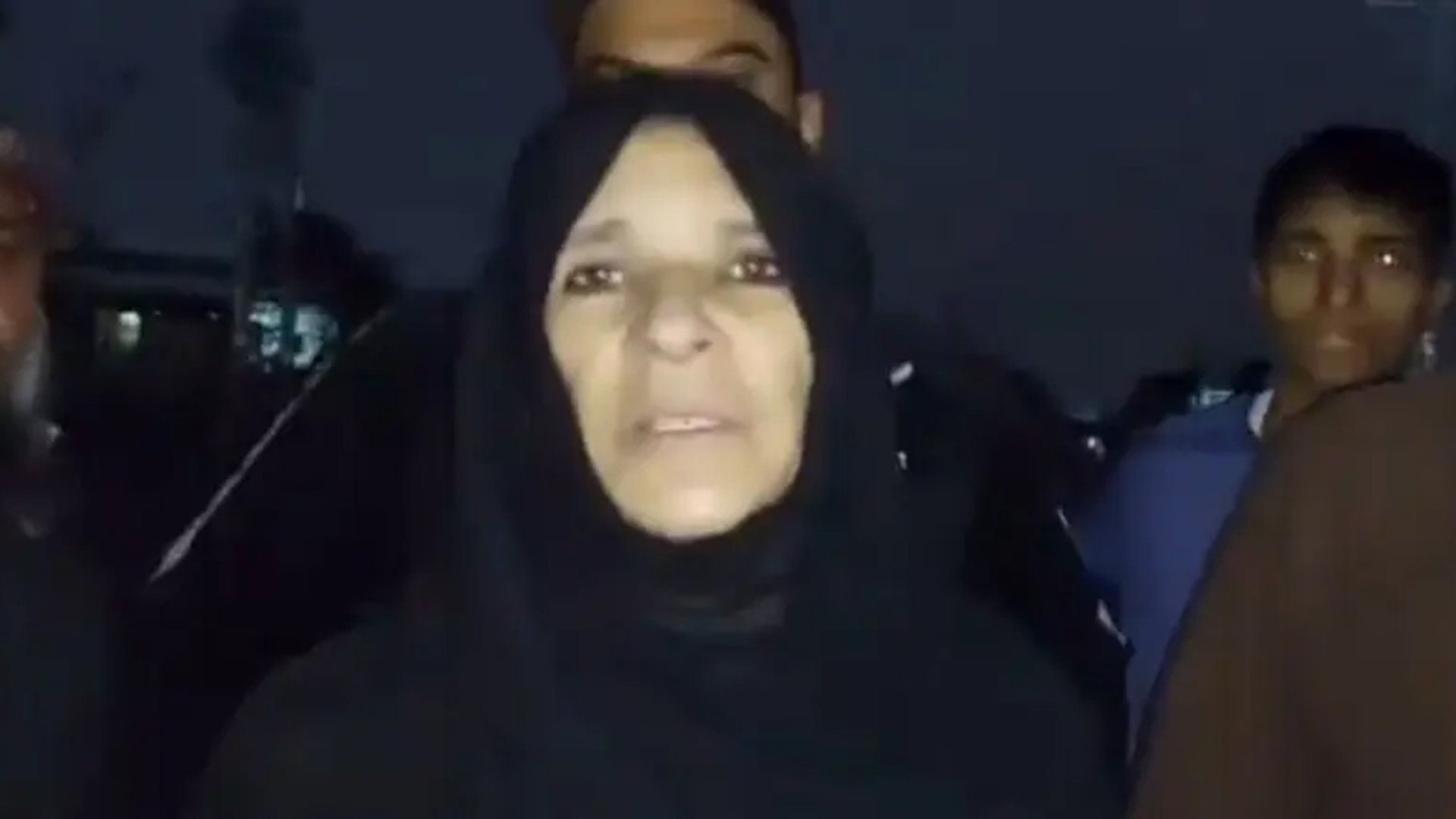 ‘ইমরান খান শারীরিকভাবে সুস্থ, তবে তাকে মানসিক নির্যাতন করা হচ্ছে’