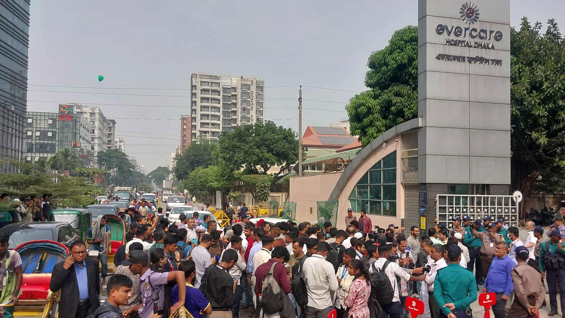 খালেদা জিয়ার চিকিৎসায় যুক্তরাজ্যের চিকিৎসক এভারকেয়ারে