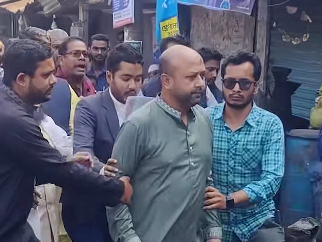 সেতু নির্মাণের উদ্বোধনী অনুষ্ঠানে আসাদুজ্জামান ফুয়াদকে হেনস্তা