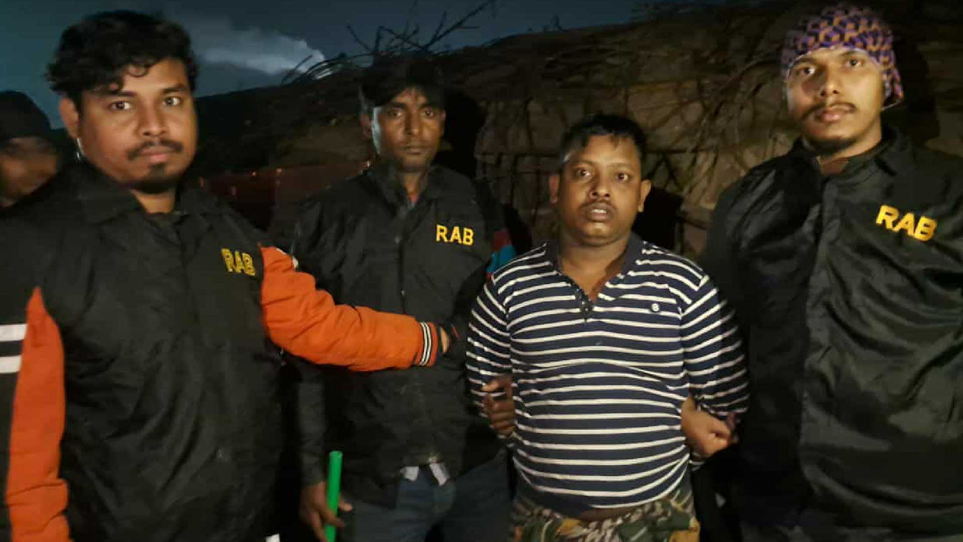 হাদিকে হত্যাচেষ্টা: প্রধান আসামি ফয়সালের সহযোগী গ্রেপ্তার