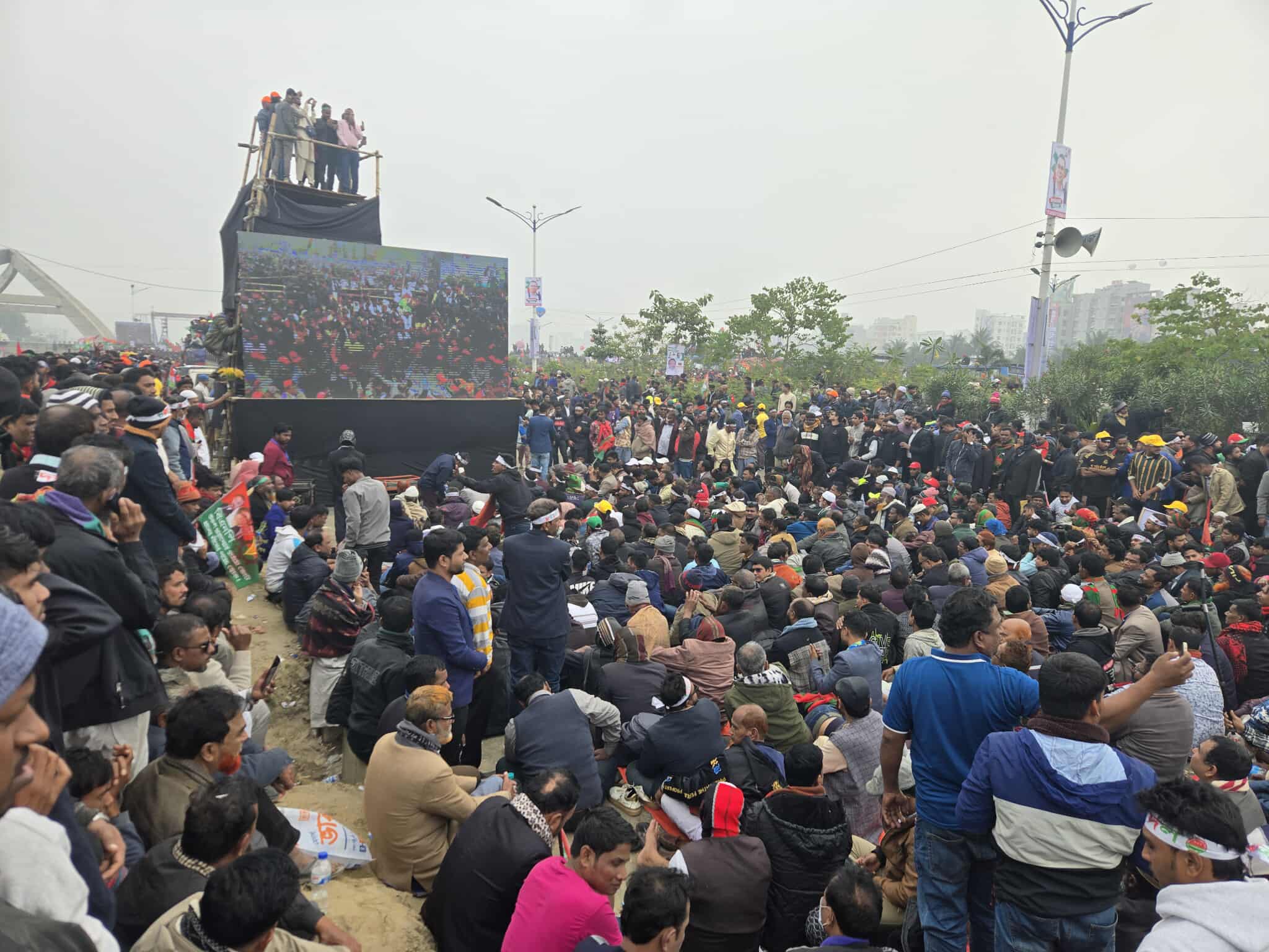 তারেক রহমানের সংবর্ধনাস্থল জনসমুদ্রে পরিণত