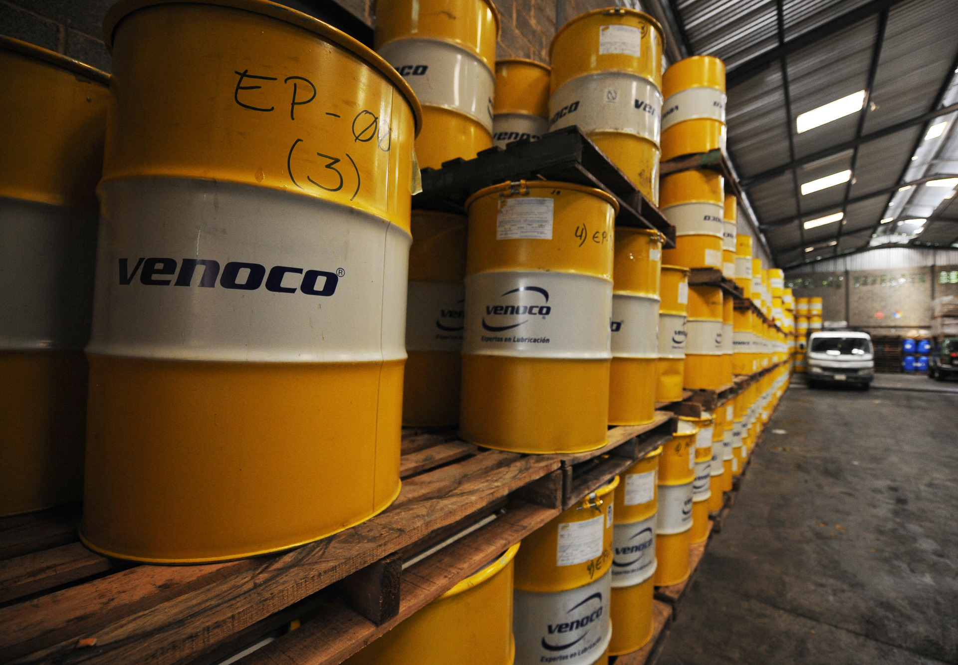 যুক্তরাষ্ট্রে পাঠানো হবে ভেনেজুয়েলার ৩-৫ কোটি ব্যারেল তেল