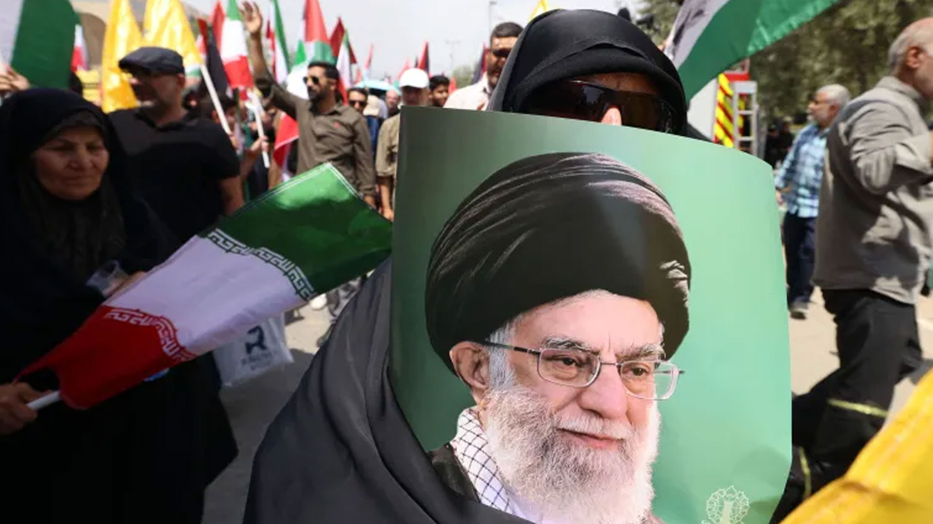 ইরানে তীব্র হচ্ছে সরকারবিরোধী বিক্ষোভ, নতুন হুমকি ট্রাম্পের