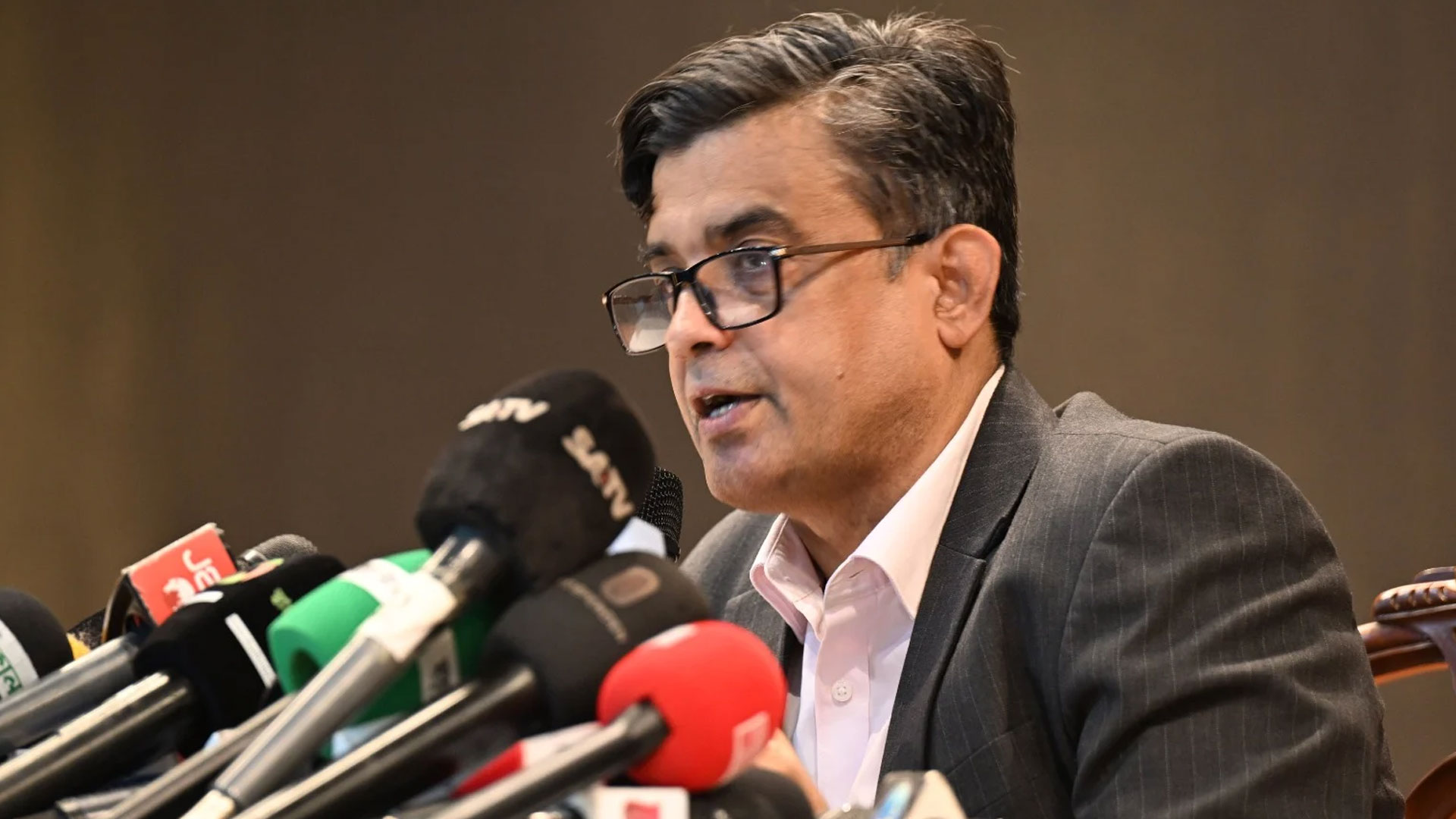 গাজায় আইএসএফে যোগদানের বিষয়টি সতর্কতার সঙ্গে বিবেচনা করছে বাংলাদেশ