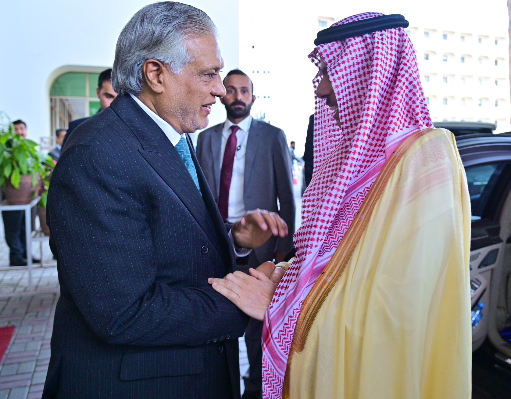 সৌদি পররাষ্ট্রমন্ত্রী ইসলামাবাদে পৌঁছেছেন।