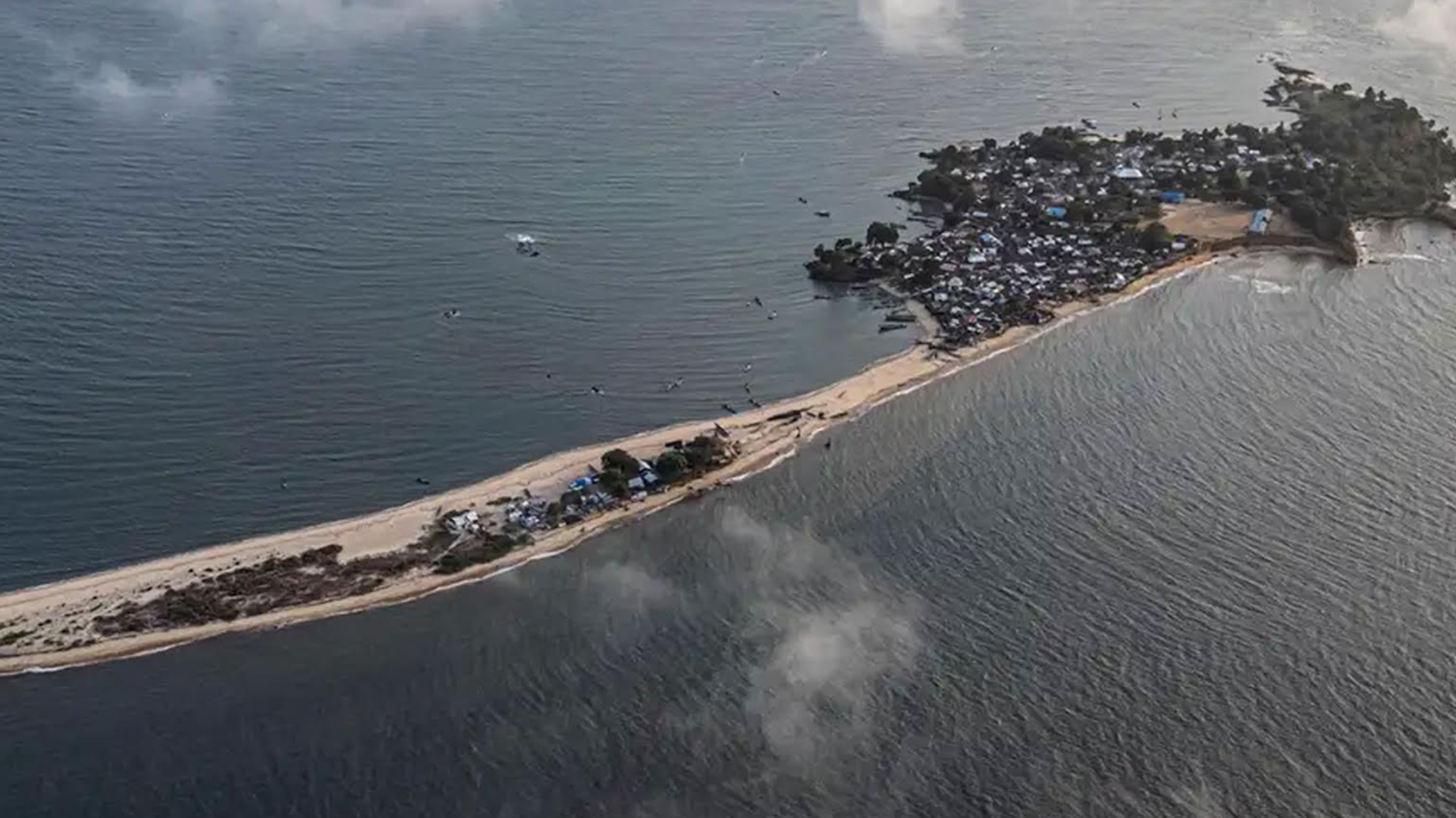 সমুদ্রপৃষ্ঠের উচ্চতা বৃদ্ধি পাওয়ায় ঝুঁকিতে বিশ্বের বিভিন্ন উপকূল ও দ্বীপ | ছবি: এএফপি