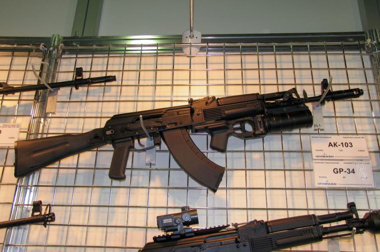 একে ১০৩ অ্যাসল্ট রাইফেল। ফাইল ছবি: সংগৃহীত