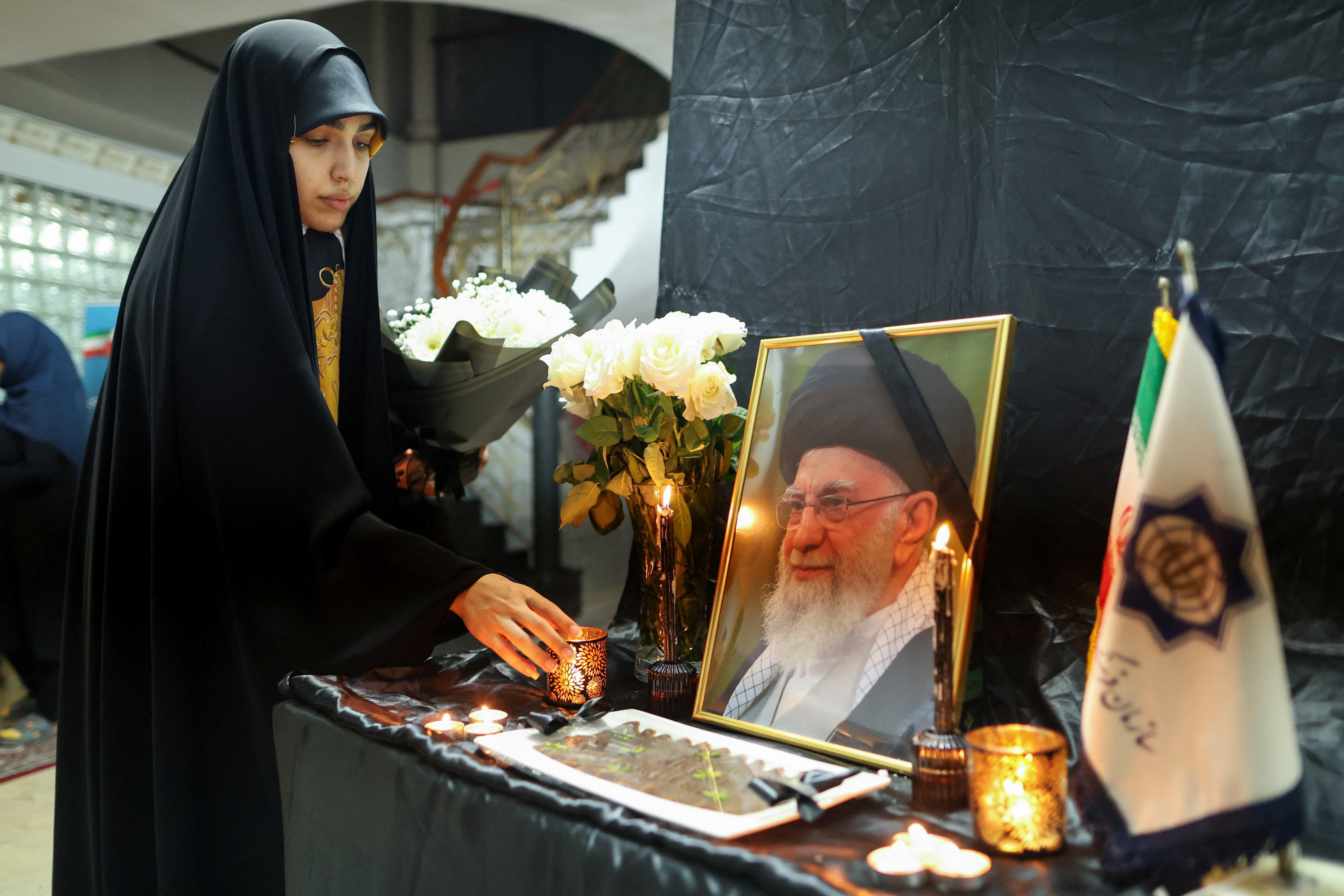 কুয়ালালামপুরে ইরানের নেতা খামেনির স্মরণে আয়োজিত অনুষ্ঠান। ছবি: রয়টার্স