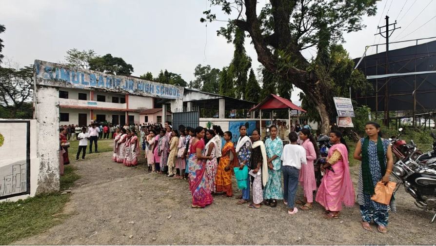 পশ্চিমবঙ্গের বিধানসভার ভোট। ছবি: স্টেটসম্যান