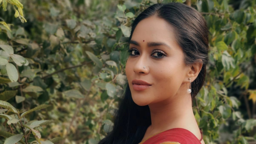 অভিনেত্রী জাকিয়া বারি মম। ছবি: ভেরিফায়েড ফেসবুক পেজ