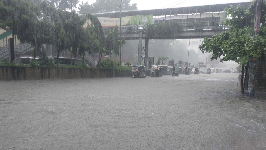 ধানমন্ডি ২৭ নম্বরে জলাবদ্ধতা
