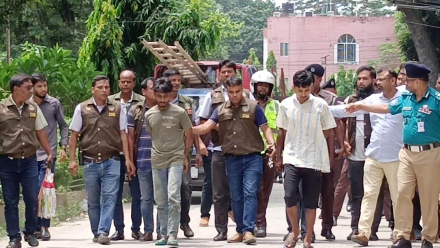 গ্রেপ্তার সিদ্ধার্থ দাস ও মুগ্ধ দাস। ফাইল ছবি