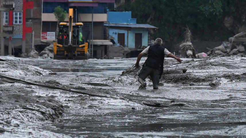 flash flood in nepal