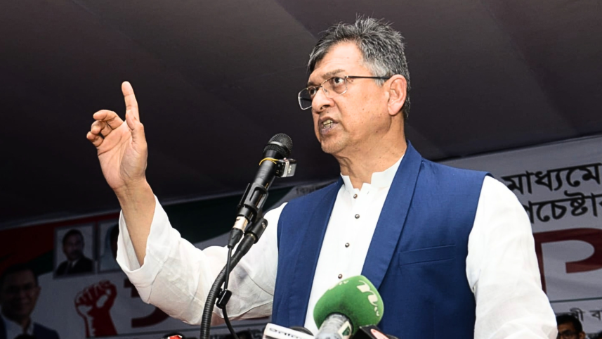স্বরাষ্ট্রমন্ত্রী সালাহউদ্দিন আহমদ।