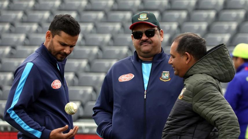 Mashrafe Mortaza, Akram Khan, Habibul Bashar