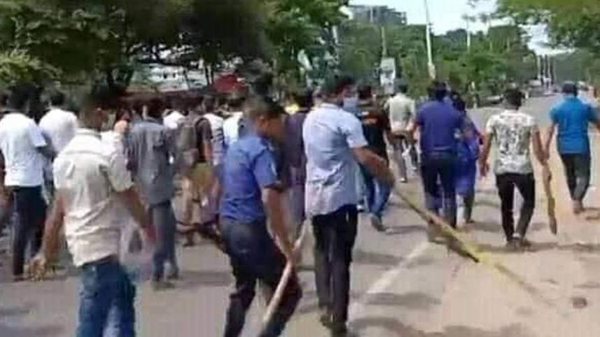 Attack ob long march at Feni.jpg