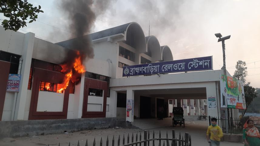 Brahmanbaria_Fire at Railway station pic.jpg