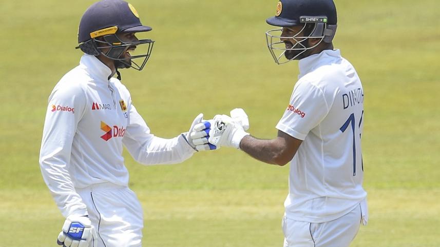 Dimuth Karunaratne, Dhananjaya de Silva