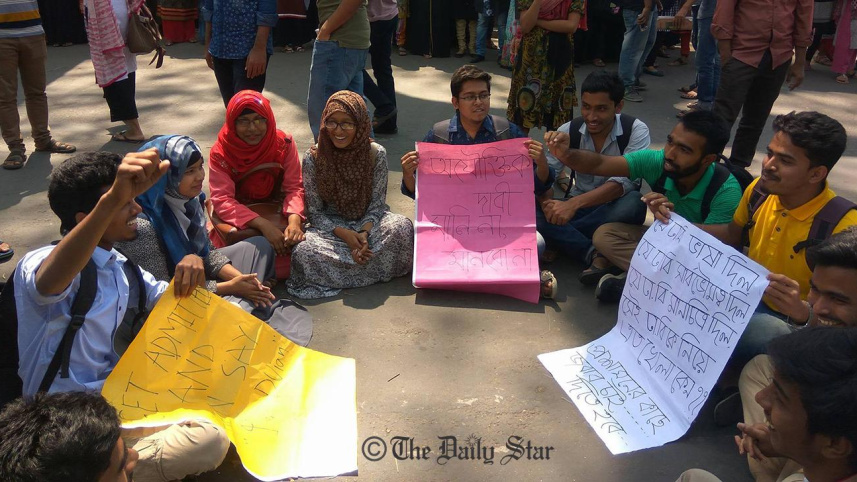 du-protest-wb.jpg