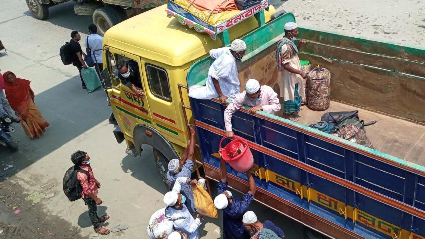Home bound people on Dhaka-Tangail highway news picture-01.jpg