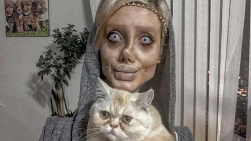 Look Like Angelina Jolie