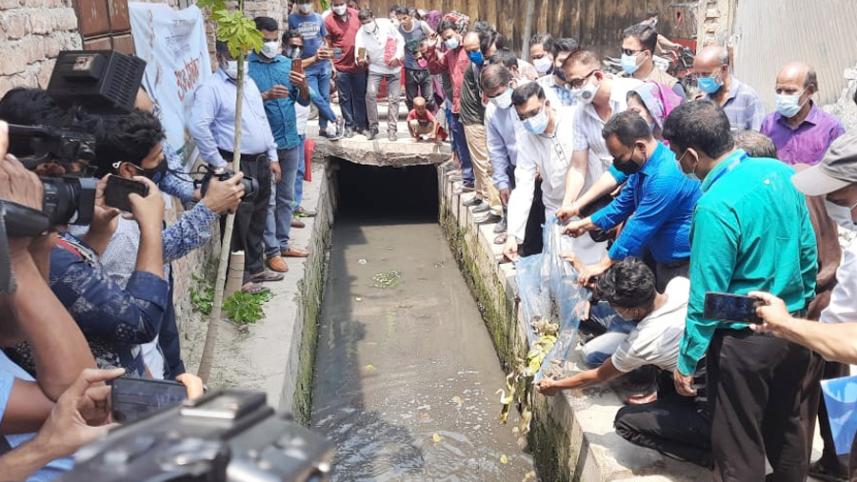 Mymensingh frog released-02.jpg