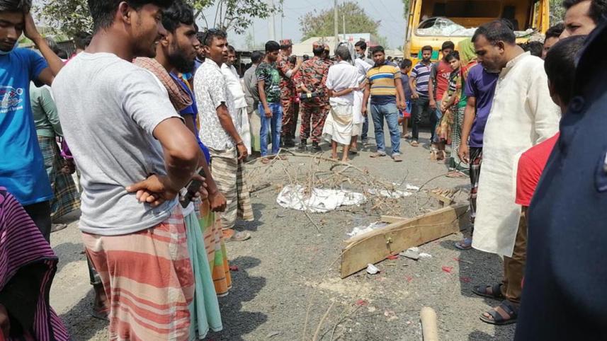 Pabna road accident.jpg