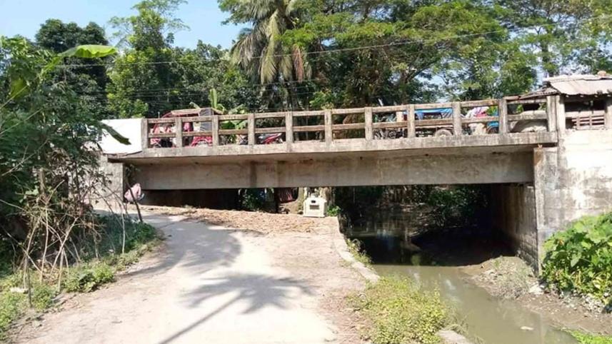 Patuakhali_Canal_2Dec20.jpg