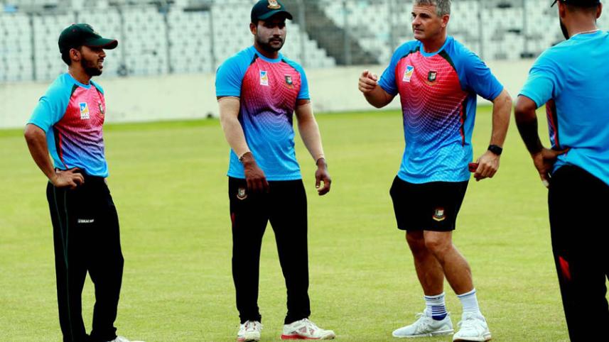 কোচ স্টিভ রোডস