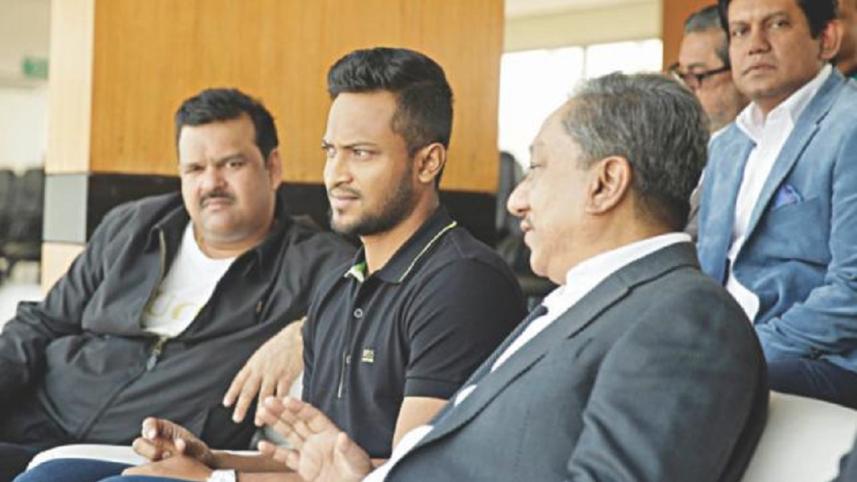 Shakib Al Hasan, Akram Khan & Nazmul Hasan papon