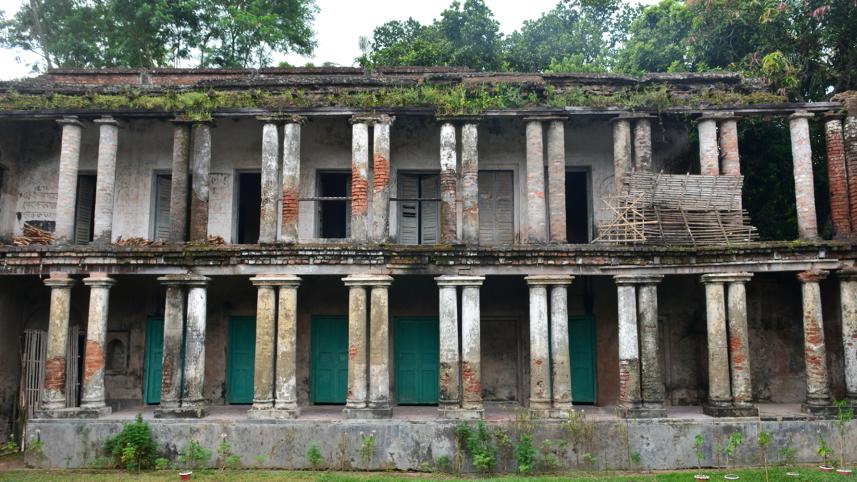 house_of_sir_prafulla_chandra_roy_inside_left_1.jpg