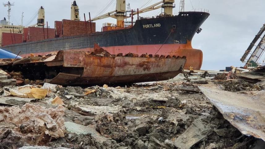 ship_breaking.jpg