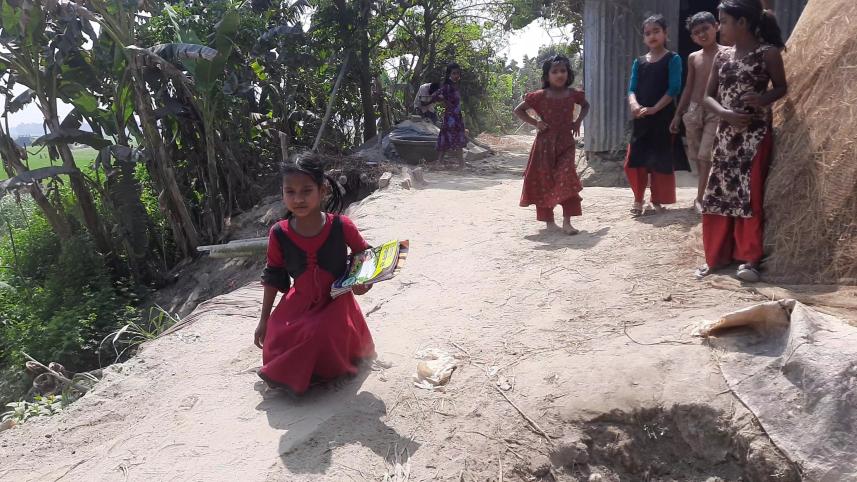 brahmanbaria_farzana_moves_to_school_crippling_pic_04_0.jpg