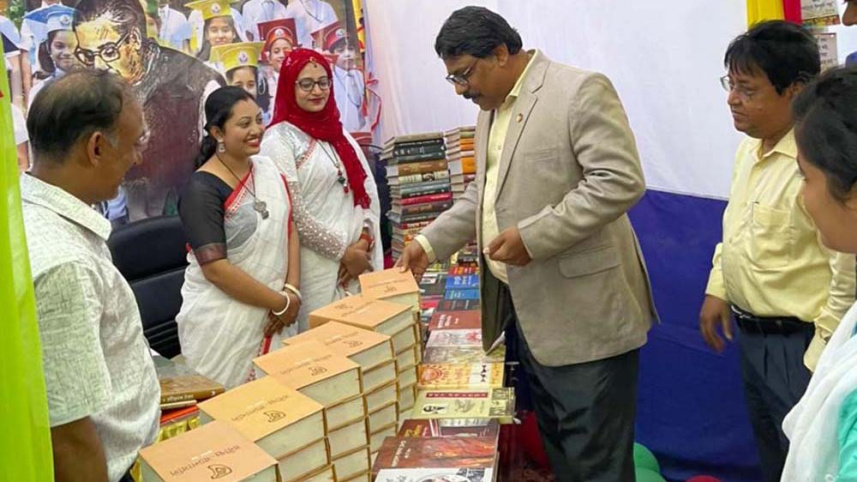 book_fair_photo-1.jpg