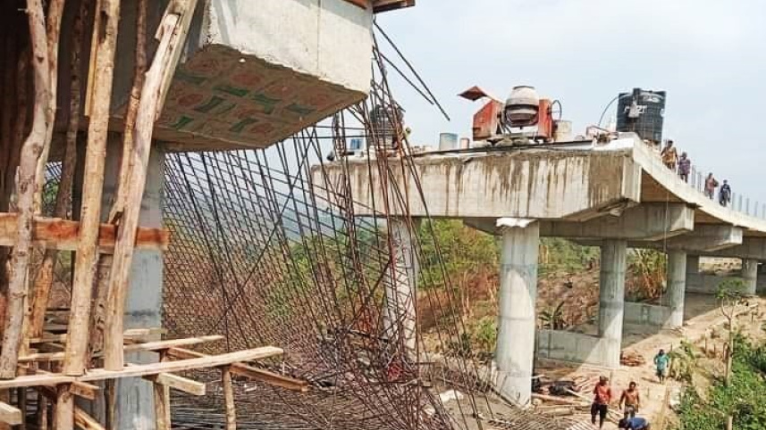 one_killed_seventeen_hurt_as_under_construction_bridge_collapses_in_rangamati_photo.jpg