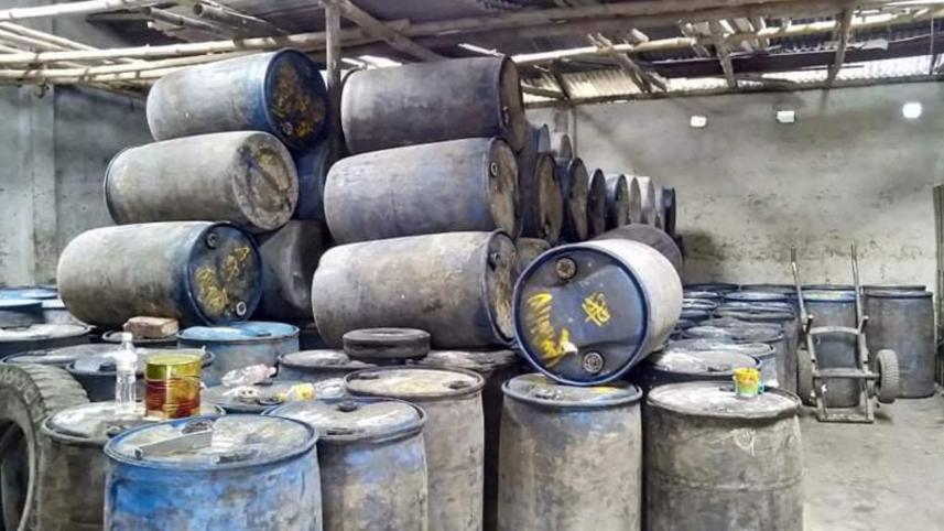 তেল জব্দ