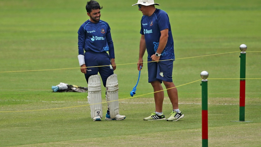 Mominul Haque & Russell Domingo 