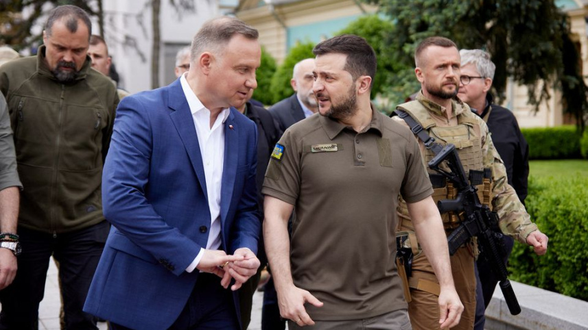 পোল্যান্ডের ও ইউক্রেনের প্রেসিডেন্ট দুদা ও জেলেনস্কি এক বৈঠকে অংশ নিতে যাচ্ছেন।