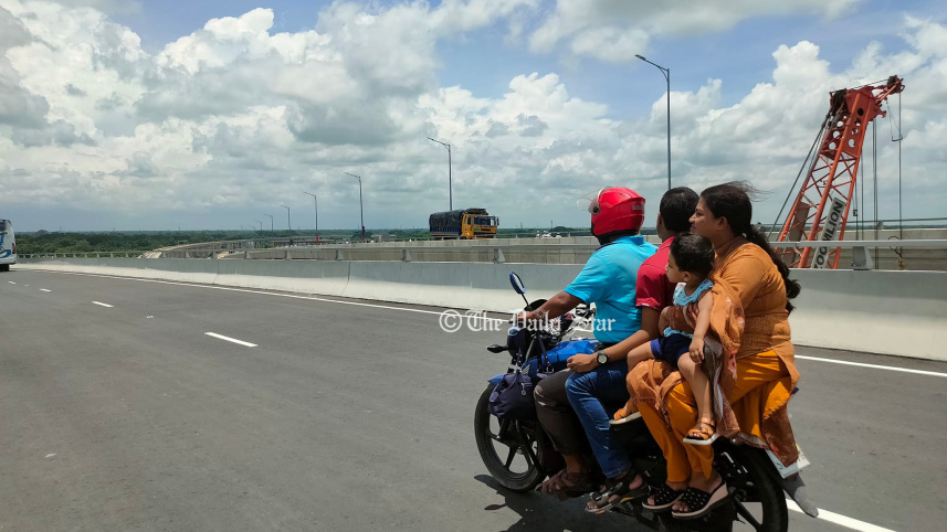 padma motorcyclen.jpg