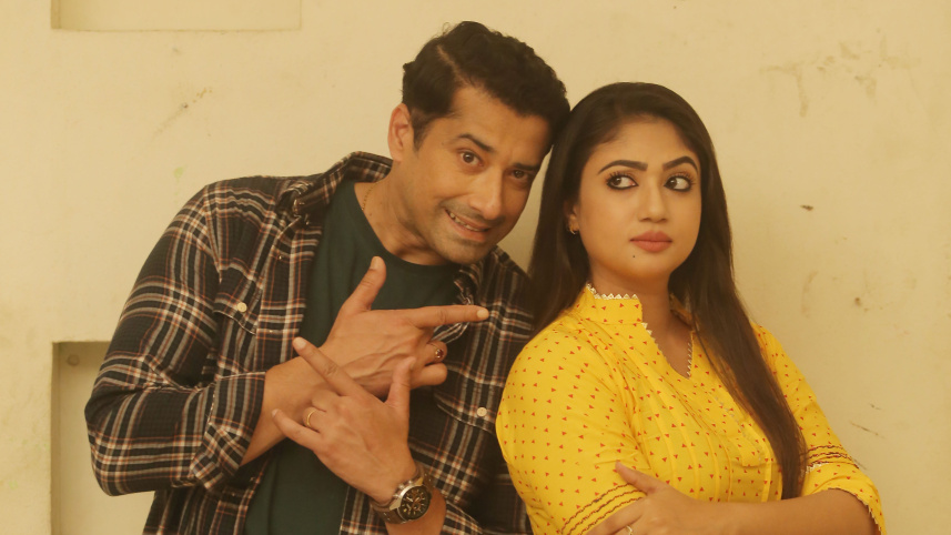 অবসরপ্রাপ্ত প্রেমিক নাটকের একটি দৃশ্য। ছবি: সংগৃহীত 